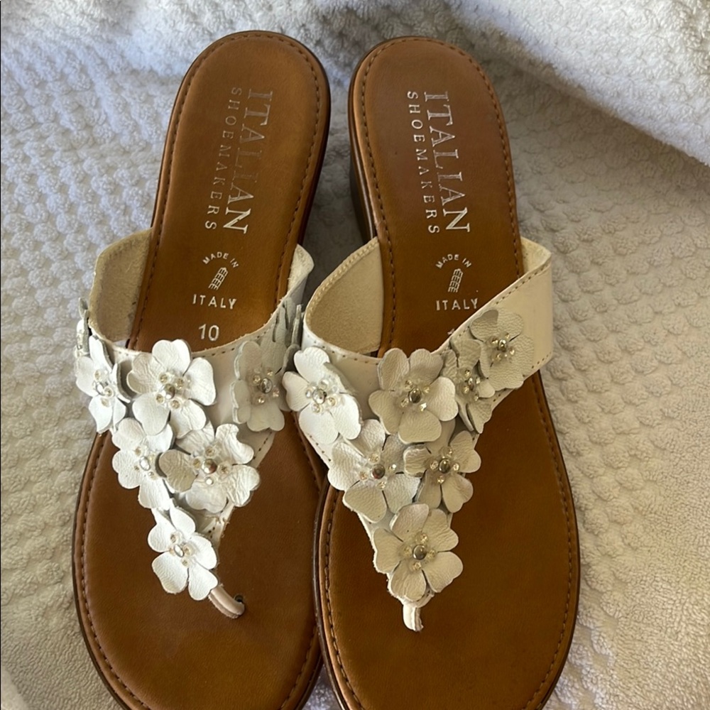 Italian Shoemakers White Floral Leather Thong Sandals